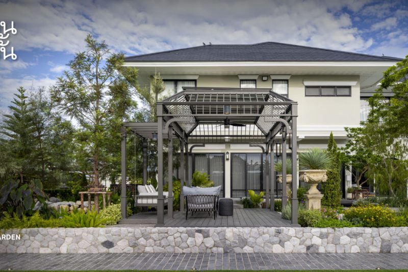 สวนโมเดิร์นคลาสสิกที่ผสมกลิ่นอายเมดิเตอร์เรเนียน